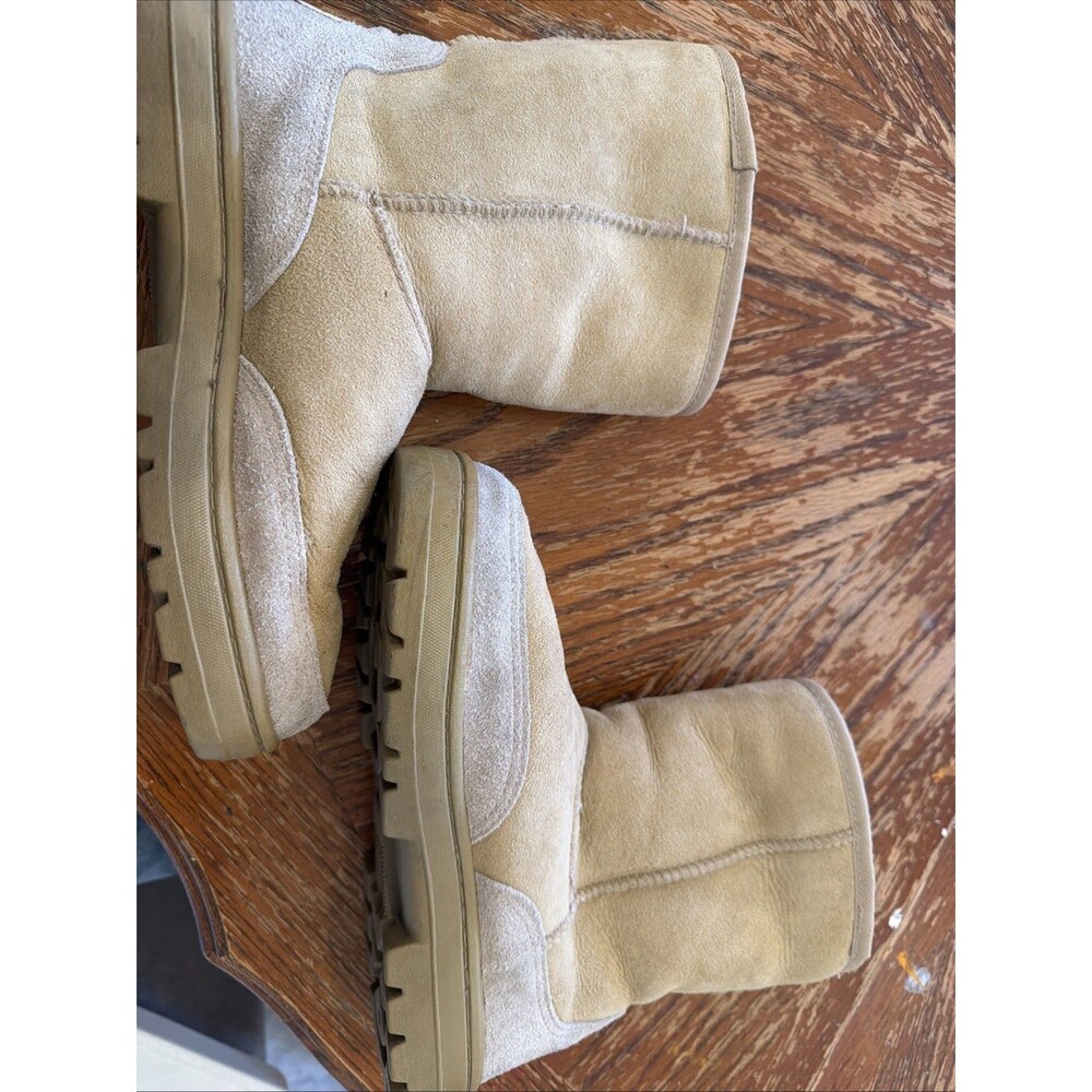UGG Australia Ultra Short Mid-Calf Boots Womens 8 Sheepskin New Zealand 5225